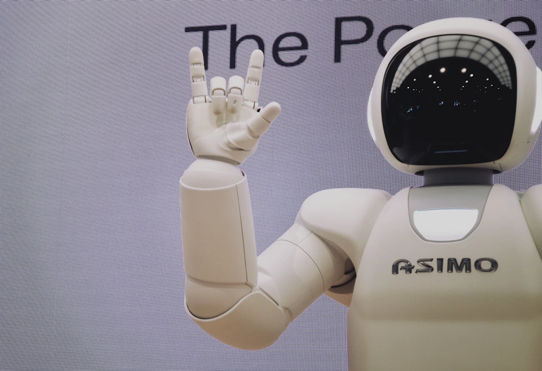 Štirinožna robotska platforma Cravunio A-02 v delovnem okolju